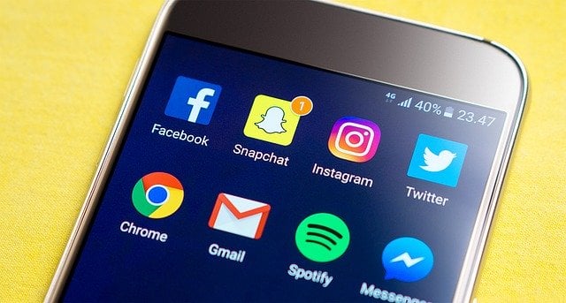 Instagram : les influenceurs virtuels vont-ils ringardiser les vrais ?